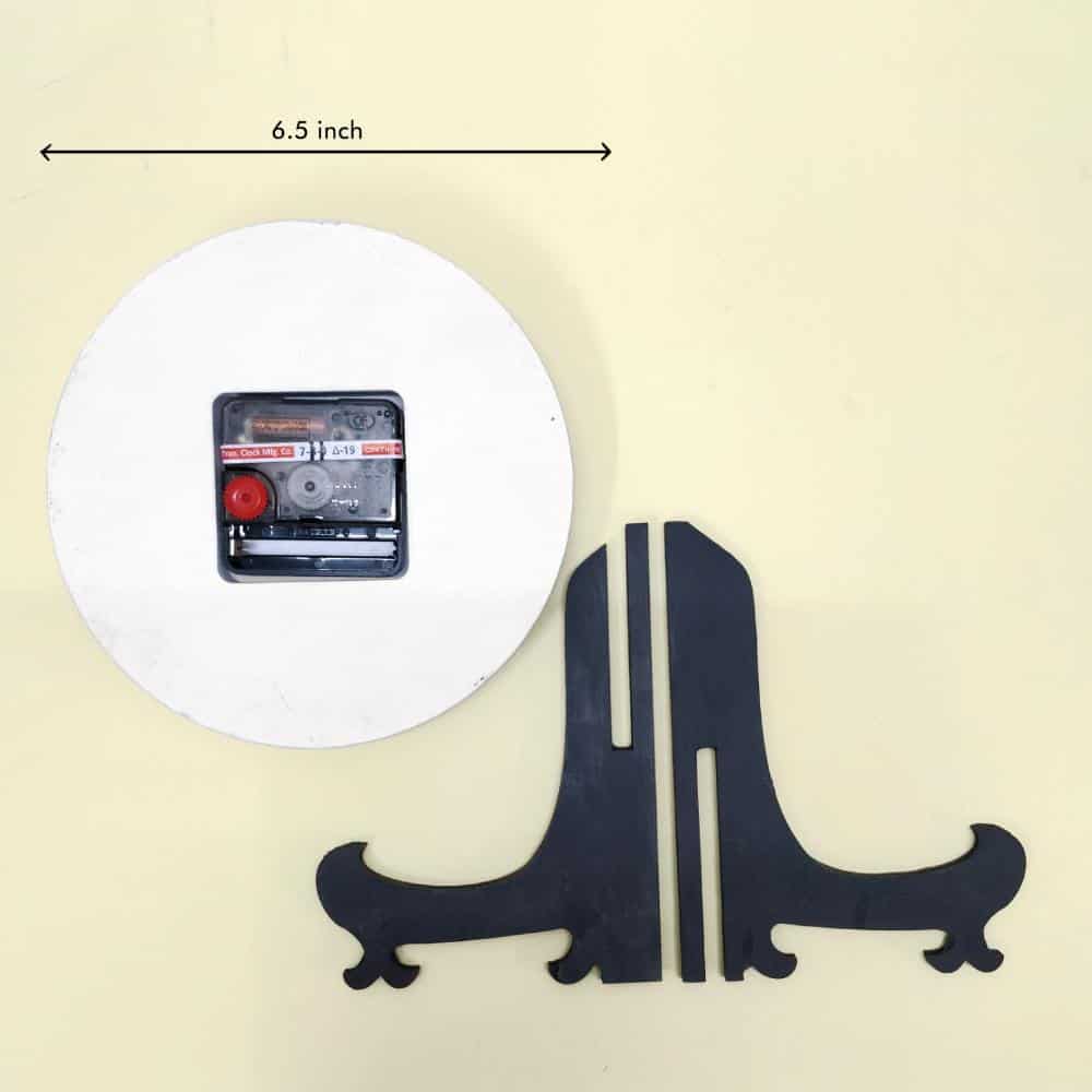 Charming White - Table Clock - Rangreli