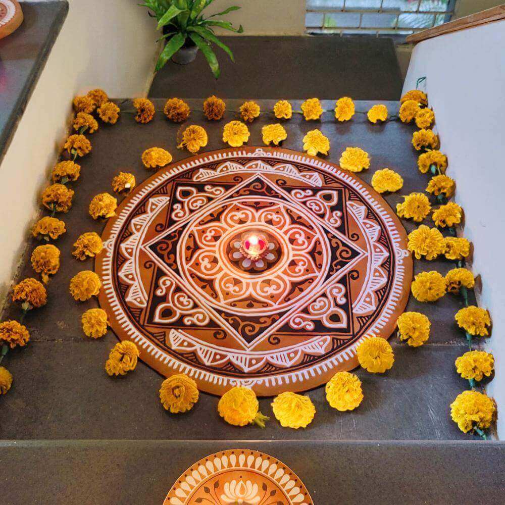 Vyana - Handpainted Rangoli