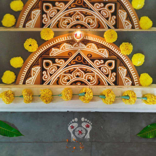 Vyana - Semicircle Handpainted Rangoli