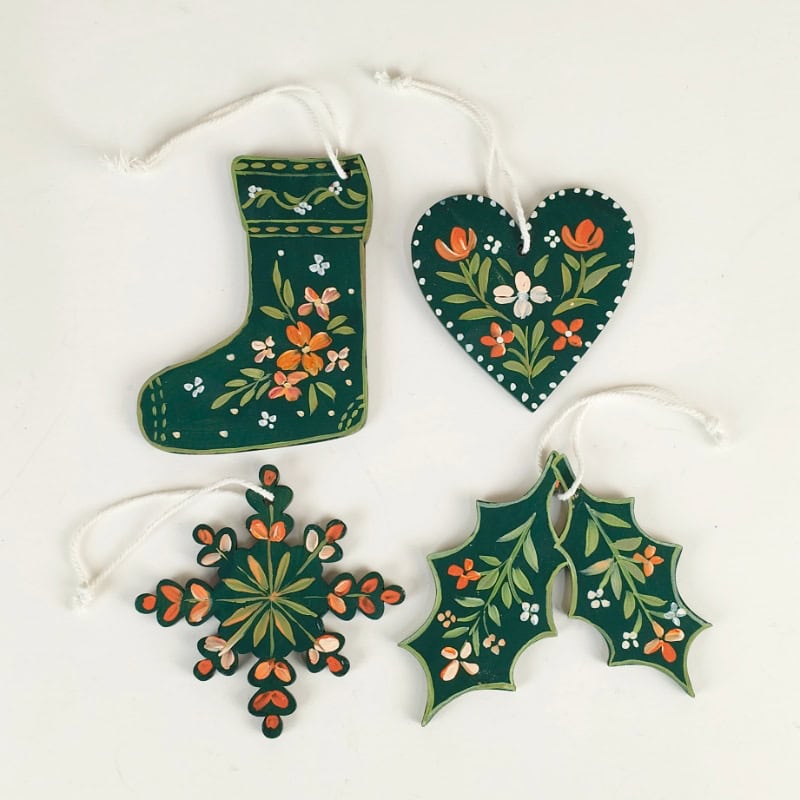 Winter Bloom – Green Folk Ornament Set