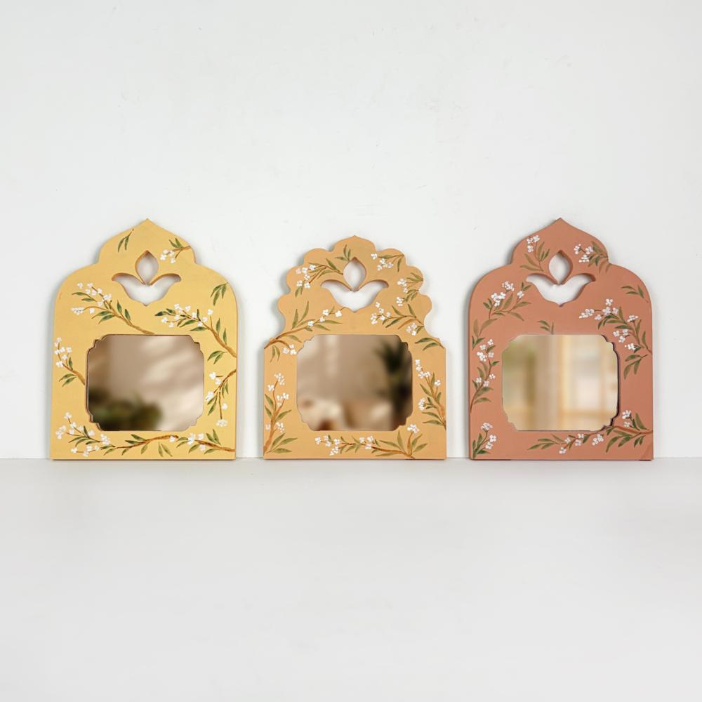 Sunheri Mirror Set
