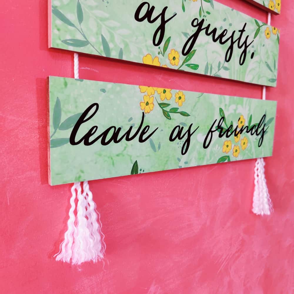 Wall Art - Quote Wall Hanging Planks - Welcome Guests - rangreli