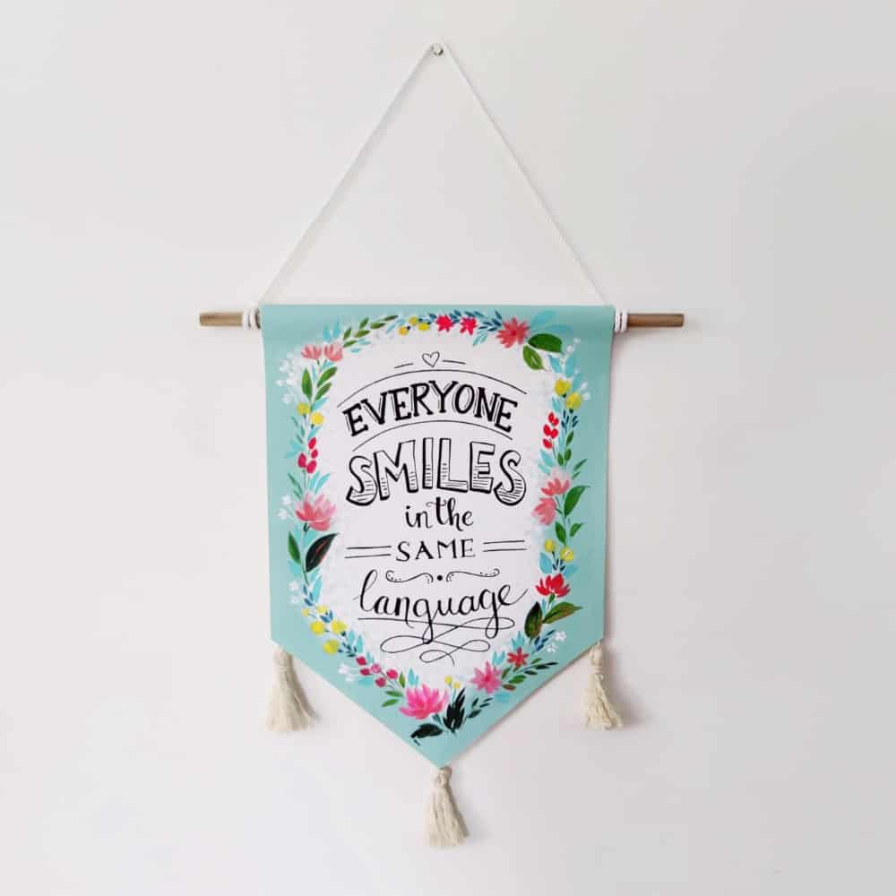 Wall Decor - Tapestry - Everyone Smiles - rangreli