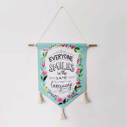 Wall Decor - Tapestry - Everyone Smiles - rangreli