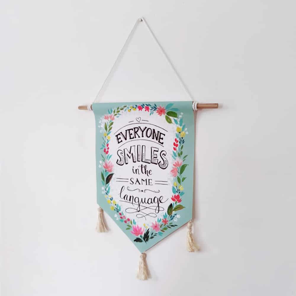 Wall Decor - Tapestry - Everyone Smiles - rangreli