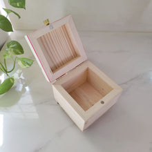 Load image into Gallery viewer, Decorative Box -Style 108
