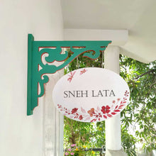Load image into Gallery viewer, Handpainted Hanging Name plate - Green Oval White Red Flowers - rangreli
